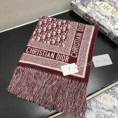 CHRISTIAN DIOR